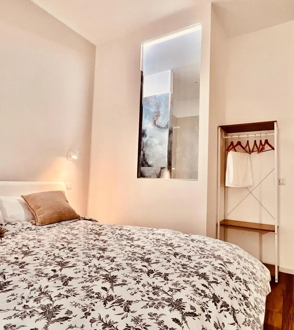 Finella Charming Rooms Bari Guest house