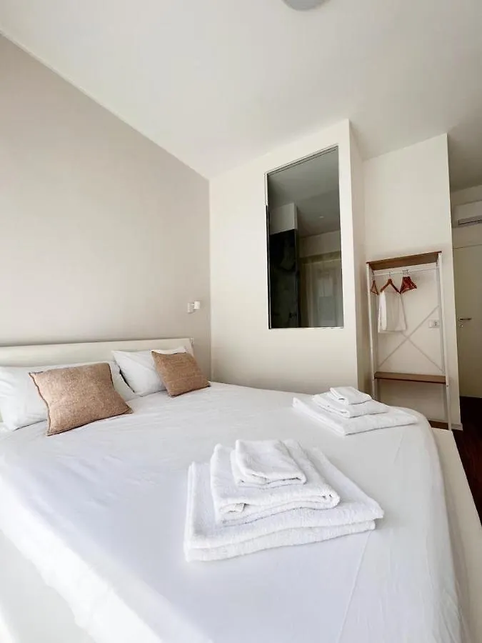 Finella Charming Rooms Bari