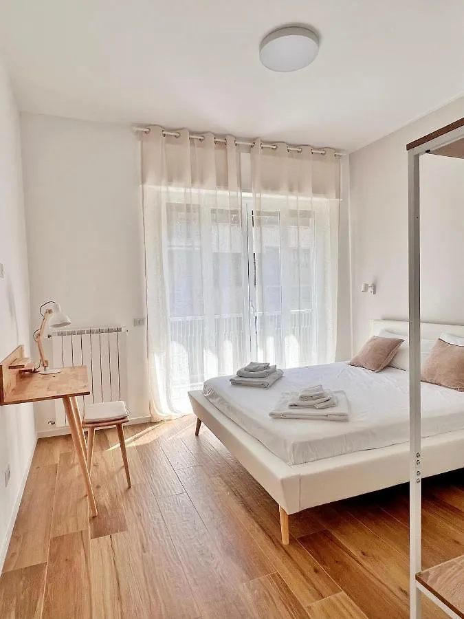 Finella Charming Rooms Bari Italia
